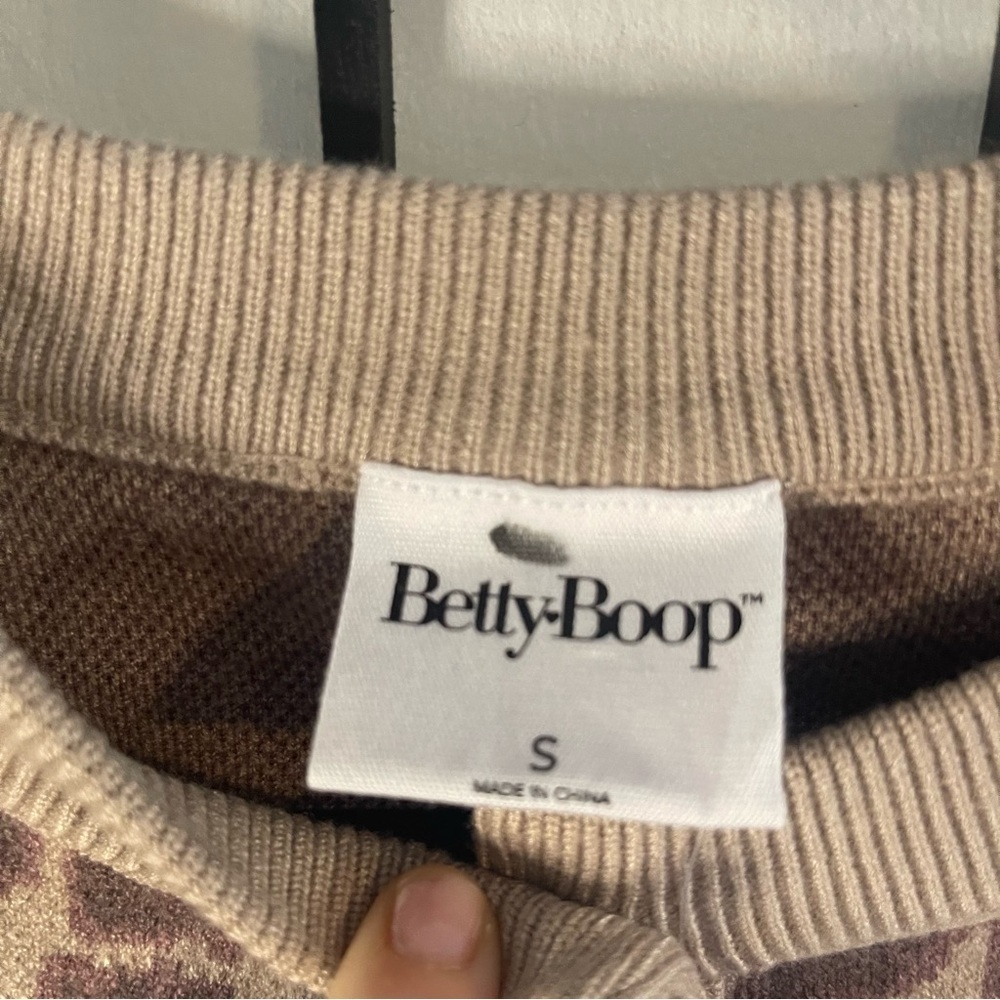 Betty Boop Tan and Brown Cardigan Sweater NWT Small - Picture 4 of 5
